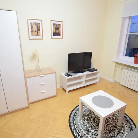 Elegant Old Town Apartment