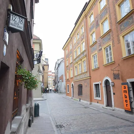 Elegant Old Town Apartment