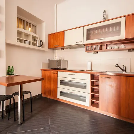Elegant Old Town Apartament *